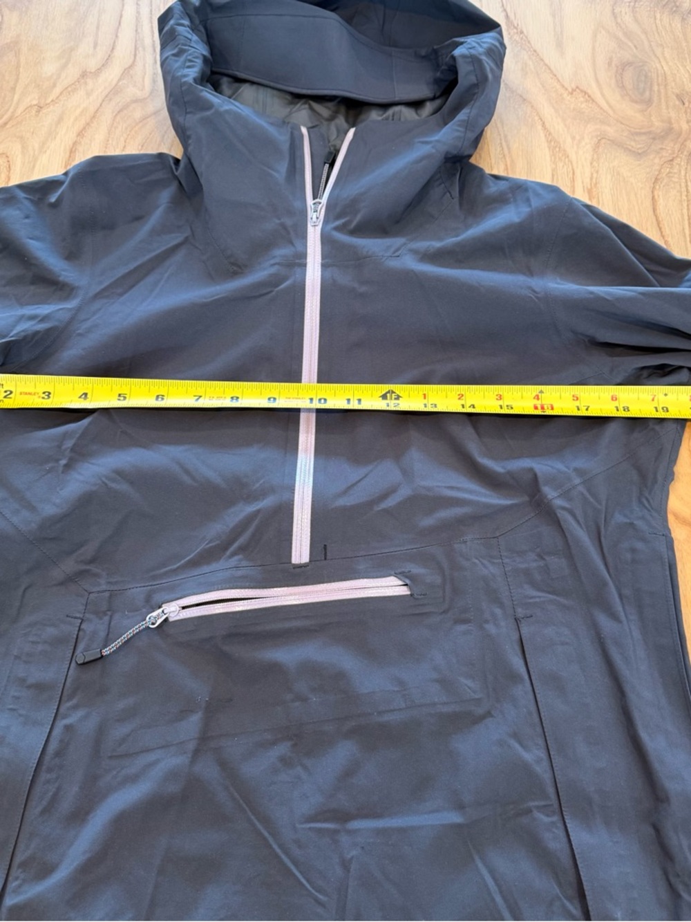 Mountain Hardwear Gortex Rain Jacket - Picture 6 of 10